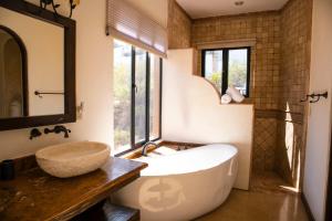 Luxury 5BD with Stunning Ocean View - Casa Jalisco
