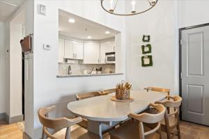 Beautiful updated Villa w Resort Amenities & Holistic Body Services Villa 3023-2