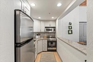Beautiful updated Villa w Resort Amenities & Holistic Body Services Villa 3023-2