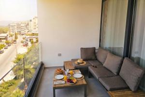 Sunset Luxury Apartment - Happy Rentals