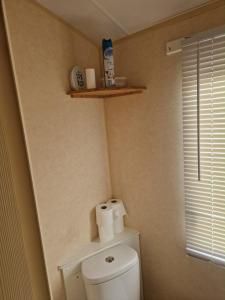 Caravan Sleeps 8 Pets Welcome wifi