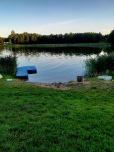 Cisza nad Jeziorem Dworackim - Mazury Garbate