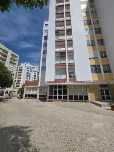 Casa Bella Breezy, 1 minute walk to beach, luxury