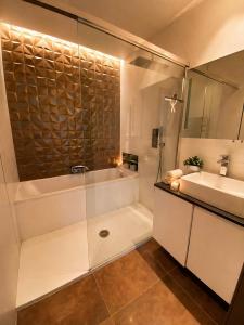 Riviera Beach, Design apartement near Croisette