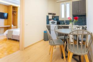 New Ventiri Family Suite 5, near Hilton, Athens Central, fully equipped