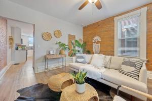 Chic Columbus Retreat with Reserved Parking