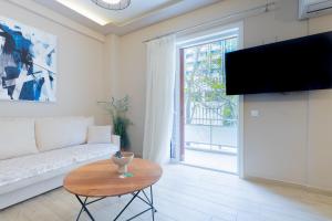 New Ventiri Suite 2, near Hilton, Athens Central, fully equipped
