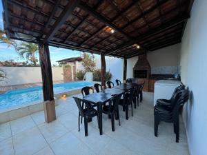 Casa grande com piscina perto da praia em Ilhéus