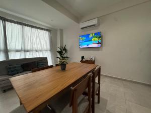 Chic Stay, Rooftop Plunge Pool, 4 Blocks from 5th
