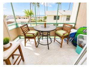 SHARE with working host, WiFi, AC, Pool, walk to Downtown, 15 min to airport - Friendly Cats in house
