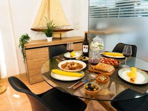 Apartamento NURIA Planta Baja con Patio Privado y Aire Acondicionado en pleno Centro