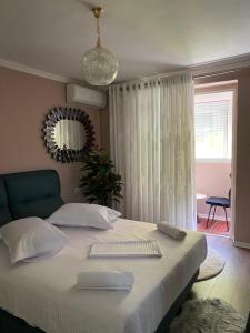 Rose Apartment