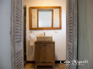 Luxury Oasis in Getsemaní House with Jacuzzi