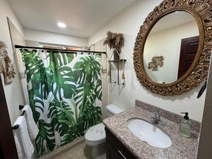 El Gordos Tropical Oasis w Pool & Near 7 Beaches
