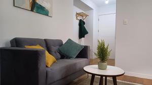 Depto Moderno Cama Queen a pasos de Plaza Abaroa