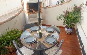 Beautiful Home In Santa Pola With Outdoor Swimming Pool