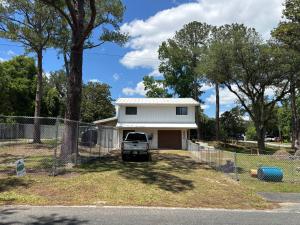 Luxury 4BR Home with Jacuzzi Patio and Game Room Near Downtown