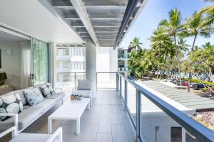 Sublime Palm Cove - Resort-style Beachfront Escape