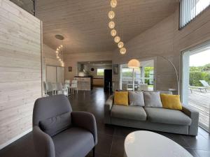 Maison moderne, piscine privée - 6 pers. - FR-1-881-2