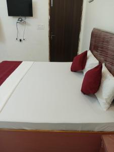SERENITY INN Meena Villa