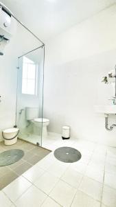 Villa LA Mansion Lembang - 2BR for 2-6 Guest stay