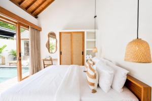 Villa Toro - 4 BR - New Villa - 13M Pool, Bingin