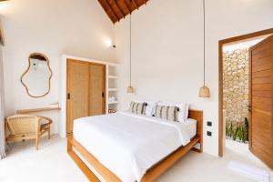 Villa Toro - 4 BR - New Villa - 13M Pool, Bingin