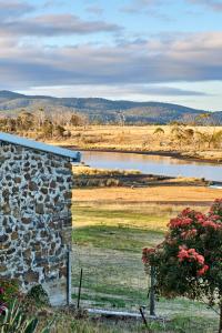 Heritage Shepherds Cottage - Lisdillon - Waterfront
