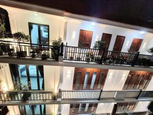 Lotus Lake Homestay