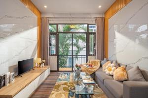5BR Riverside Villa Private Pool Near MyKhe Beach
