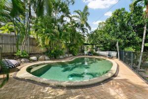 Tropical Cove at Trinity Beach with Lagoon Pool
