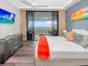 Luxury Waterfront Spectacular Oasis in the City