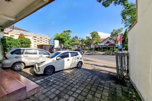RedDoorz OLIVE near USM Semarang
