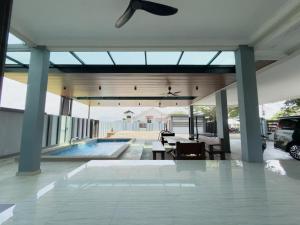 DBayu Retreat, Paka