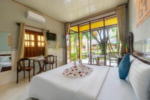 Green Bungalow Garden - Quiet Tropical Retreat, 5 Min To Beach