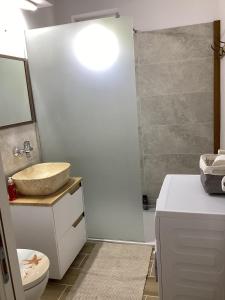 Modern 2 Beds Apartment Near Aquastar Wi-Fi