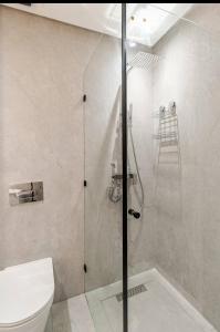 Luxury Studio Balcony Free Parking Near CFC Anfa Park