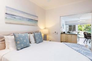 Swaying Palms and Salt Air A Dreamy Tropical Haven