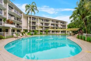 Coral Coast - Rainforest Resort by Palm Cove Beach
