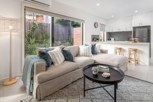 Quiet and Modern Stay near Hospital with Free Parking
