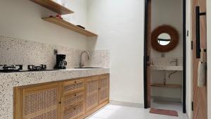 Modern 1BR Pool Villa-Walk to Beach-Central Legian