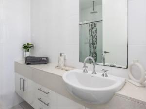 Mermaid beach Penthouse