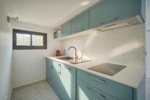 FRGK " JAURES Duplex Central Cannes Quiet Courtyard with Mezzanine 100m from Train Station