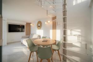 FRGK " JAURES Duplex Central Cannes Quiet Courtyard with Mezzanine 100m from Train Station