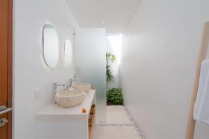 Villa Lior - 1BR Luxury Hideaway near Nyanyi Beach