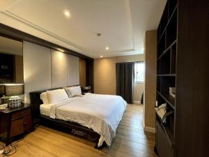 Spacious Flat in Quiet Sathorn - Netflix - Equipped kitchen