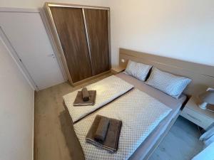 Qerret Apartment 818