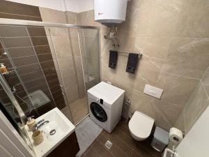 Qerret Apartment 818