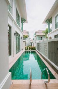 Pool Villa Near Sunset Town