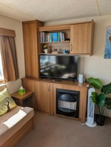 The Willow Caravan Cliff Top Coastal Retreat at Eyemouth Holiday Park Sleeps 6 Near Beach